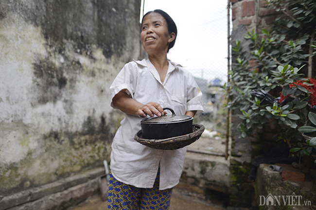 Ước mơ bữa cơm có thịt của gia đình người lùn ở Hưng Yên